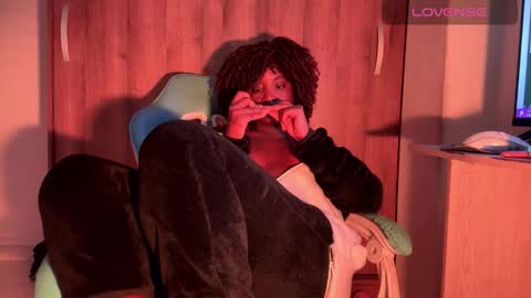 Snapshot of bunny_secrets chatting on October 27, 2:32 pm Isa online show from October 27, 2:32 pm