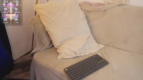 Snapshot of bunnycute_shy chatting on February 17, 2:24 pm 30 Off online show from February 17, 2:24 pm