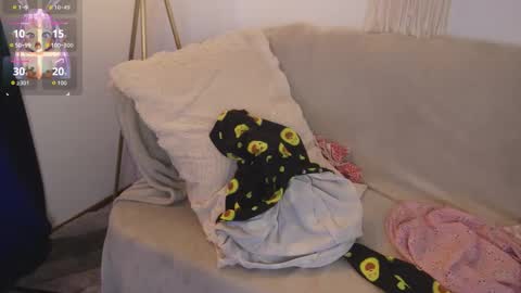 Snapshot of bunnycute_shy chatting on February 19, 1:40 pm 30 Off online show from February 19, 1:40 pm