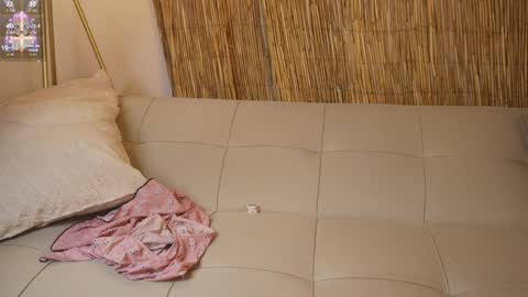Snapshot of bunnycute_shy chatting on April 9, 12:32 pm 30 Off online show from April 9, 12:32 pm