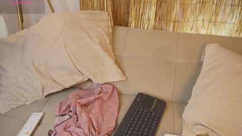 Snapshot of bunnycute_shy chatting on May 11, 12:44 pm 30 Off online show from May 11, 12:44 pm