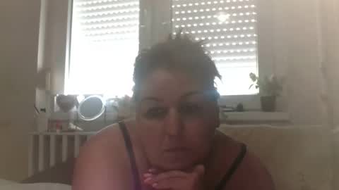 Snapshot of bunyoka1981 chatting on October 4, 10:57 am babuska1981 online show from October 4, 10:57 am