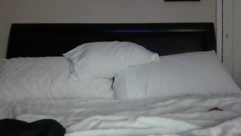 Snapshot of bunz627 chatting on November 9, 4:00 am Iam King online show from November 9, 4:00 am