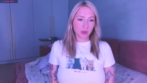 Snapshot of burn_lissa chatting on May 7, 8:14 pm Lissa online show from May 7, 8:14 pm