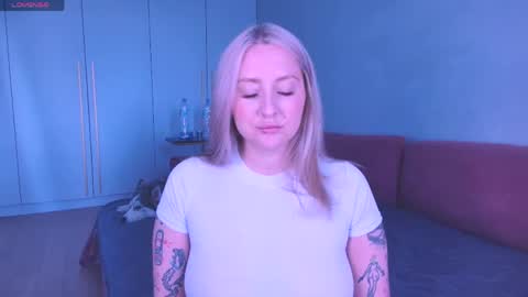 Snapshot of burn_lissa chatting on May 10, 3:28 pm Lissa online show from May 10, 3:28 pm