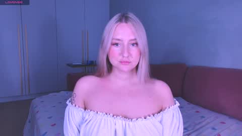 Snapshot of burn_lissa chatting on May 25, 9:10 pm Lissa online show from May 25, 9:10 pm