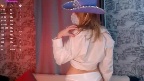 Snapshot of burning_g1rl chatting on February 18, 6:48 pm burning_g1rl online show from February 18, 6:48 pm