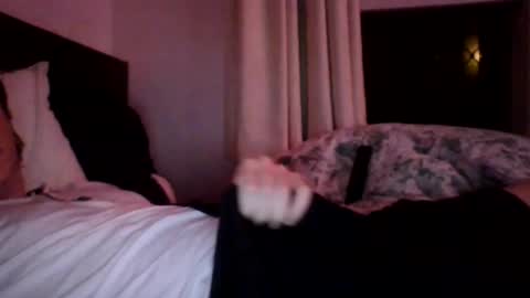 burnttoast6 online show from November 29, 11:57 am