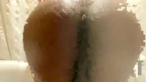 Snapshot of bussnuts247 chatting on May 7, 8:47 pm bussnuts247 online show from May 7, 8:47 pm