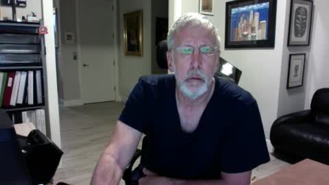 Snapshot of bustinout99 chatting on January 11, 12:40 pm afternoon wood online show from January 11, 12:40 pm