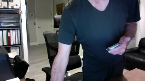 Snapshot of bustinout99 chatting on January 19, 1:33 pm afternoon wood online show from January 19, 1:33 pm