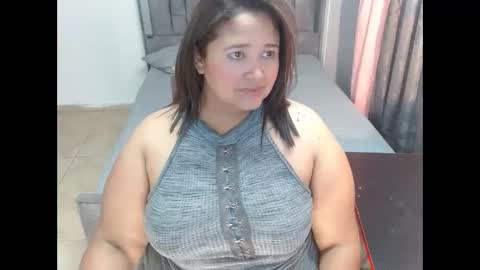 Snapshot of busty_juicyy chatting on January 10, 2:30 pm busty juicyy online show from January 10, 2:30 pm