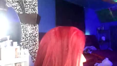 Snapshot of busybee83 chatting on January 29, 4:47 am busybee83 online show from January 29, 4:47 am