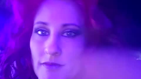 Snapshot of busybee83 chatting on February 1, 9:54 am busybee83 online show from February 1, 9:54 am