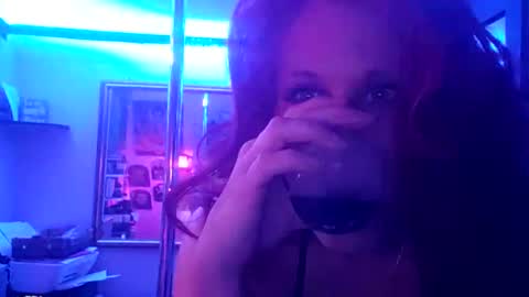 Snapshot of busybee83 chatting on February 3, 12:03 pm busybee83 online show from February 3, 12:03 pm