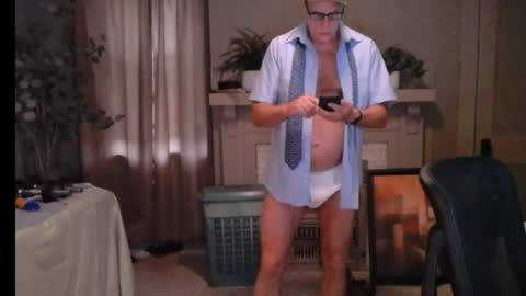Snapshot of buttnakedfun954737 chatting on June 29, 10:48 am Miles online show from June 29, 10:48 am