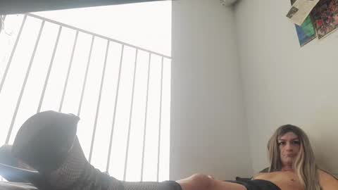 Snapshot of buttsluttwhore chatting on February 9, 6:26 pm HannahWreckshin online show from February 9, 6:26 pm