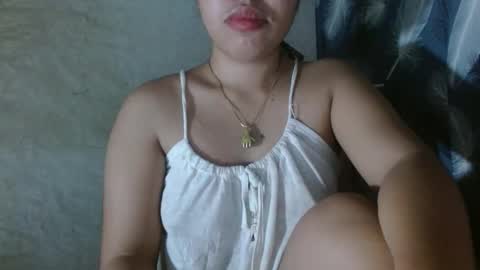 Snapshot of buttygirl18 chatting on February 14, 10:25 pm maya online show from February 14, 10:25 pm