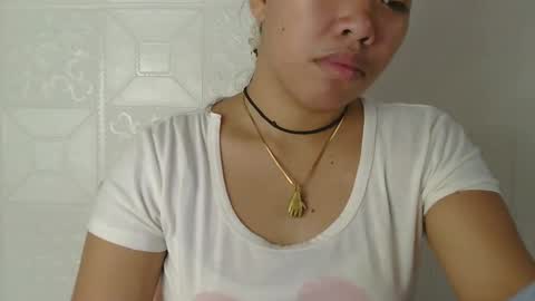 Snapshot of buttygirl18 chatting on February 18, 6:04 am maya online show from February 18, 6:04 am