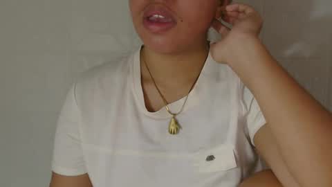 Snapshot of buttygirl18 chatting on February 26, 4:36 am maya online show from February 26, 4:36 am