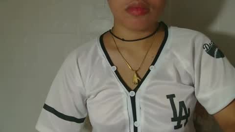 Snapshot of buttygirl18 chatting on February 27, 2:21 am maya online show from February 27, 2:21 am