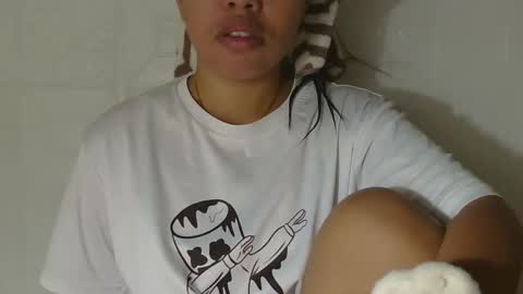 Snapshot of buttygirl18 chatting on February 27, 10:15 am maya online show from February 27, 10:15 am