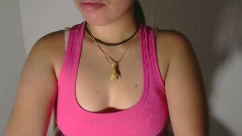 Snapshot of buttygirl18 chatting on February 28, 7:48 am maya online show from February 28, 7:48 am