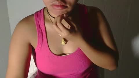 Snapshot of buttygirl18 chatting on March 2, 8:40 pm maya online show from March 2, 8:40 pm