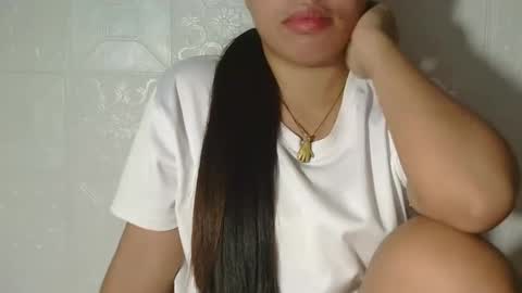 Snapshot of buttygirl18 chatting on March 3, 7:43 am maya online show from March 3, 7:43 am