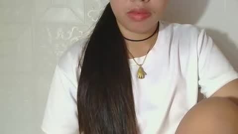 Snapshot of buttygirl18 chatting on March 4, 5:00 am maya online show from March 4, 5:00 am