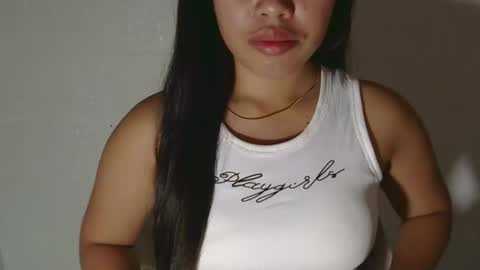 Snapshot of buttygirl18 chatting on March 9, 1:04 am maya online show from March 9, 1:04 am