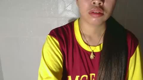 Snapshot of buttygirl18 chatting on March 10, 10:45 pm maya online show from March 10, 10:45 pm