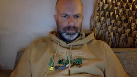 Snapshot of buurman1982isback chatting on October 1, 8:37 pm buurman1982isback online show from October 1, 8:37 pm