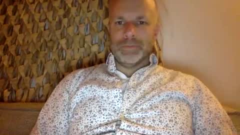 Snapshot of buurman1982isback chatting on October 16, 9:38 pm buurman1982isback online show from October 16, 9:38 pm