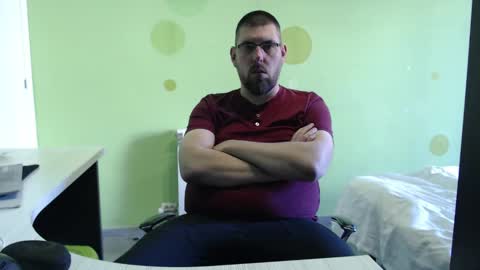 Snapshot of bux404 chatting on March 5, 12:00 pm Pete online show from March 5, 12:00 pm