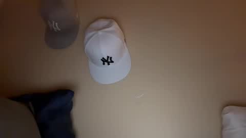 Snapshot of buzz5127 chatting on March 12, 3:02 am buzz5127 online show from March 12, 3:02 am