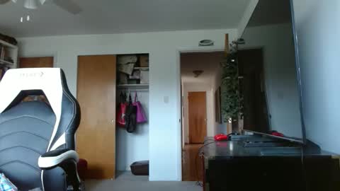 bwall1425 online show from March 30, 7:15 pm