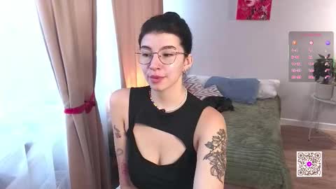 Snapshot of byteblush chatting on February 1, 7:51 am Kira online show from February 1, 7:51 am