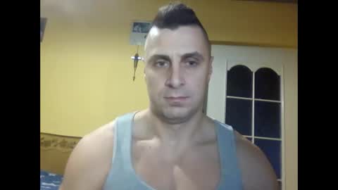 Snapshot of bzykacz1988 chatting on December 8, 9:19 pm bzykacz1988 online show from December 8, 9:19 pm