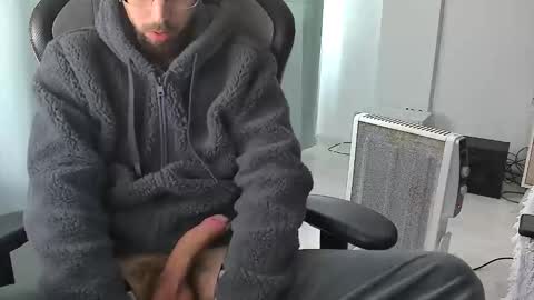 Snapshot of cachondo__23 chatting on February 9, 10:41 am cachondo__23 online show from February 9, 10:41 am