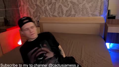 Snapshot of cactusjames_69 chatting on October 5, 6:01 am James online show from October 5, 6:01 am