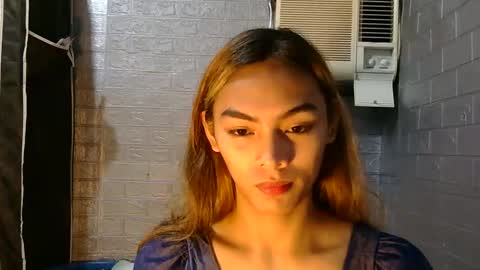 caitessa_bellemoir online show from May 26, 2:24 pm