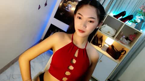 Snapshot of caitlin_x chatting on February 1, 7:12 pm caitlin online show from February 1, 7:12 pm