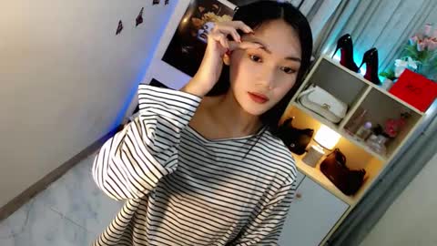 Snapshot of caitlin_x chatting on March 2, 7:32 pm caitlin online show from March 2, 7:32 pm