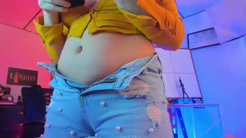 Snapshot of caitlingomez0 chatting on October 27, 2:10 pm caitlingomez0 online show from October 27, 2:10 pm