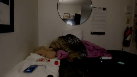 calaentemichele online show from November 21, 5:28 am