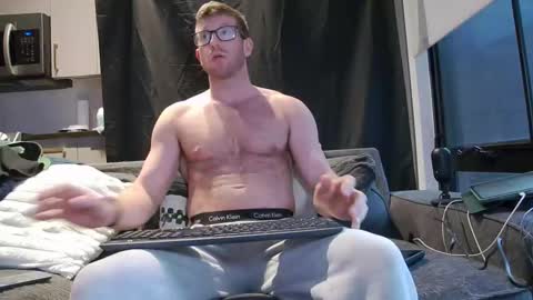 Snapshot of calfurey chatting on November 9, 9:24 pm calfurey online show from November 9, 9:24 pm