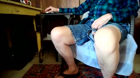 Snapshot of cali1962 chatting on January 24, 8:00 pm Cal online show from January 24, 8:00 pm