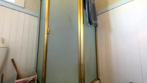 Snapshot of cali1962 chatting on October 4, 6:39 pm Cal online show from October 4, 6:39 pm