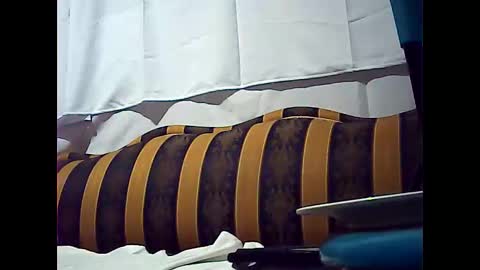 Snapshot of californiacam2 chatting on December 15, 8:52 am californiacam2 online show from December 15, 8:52 am